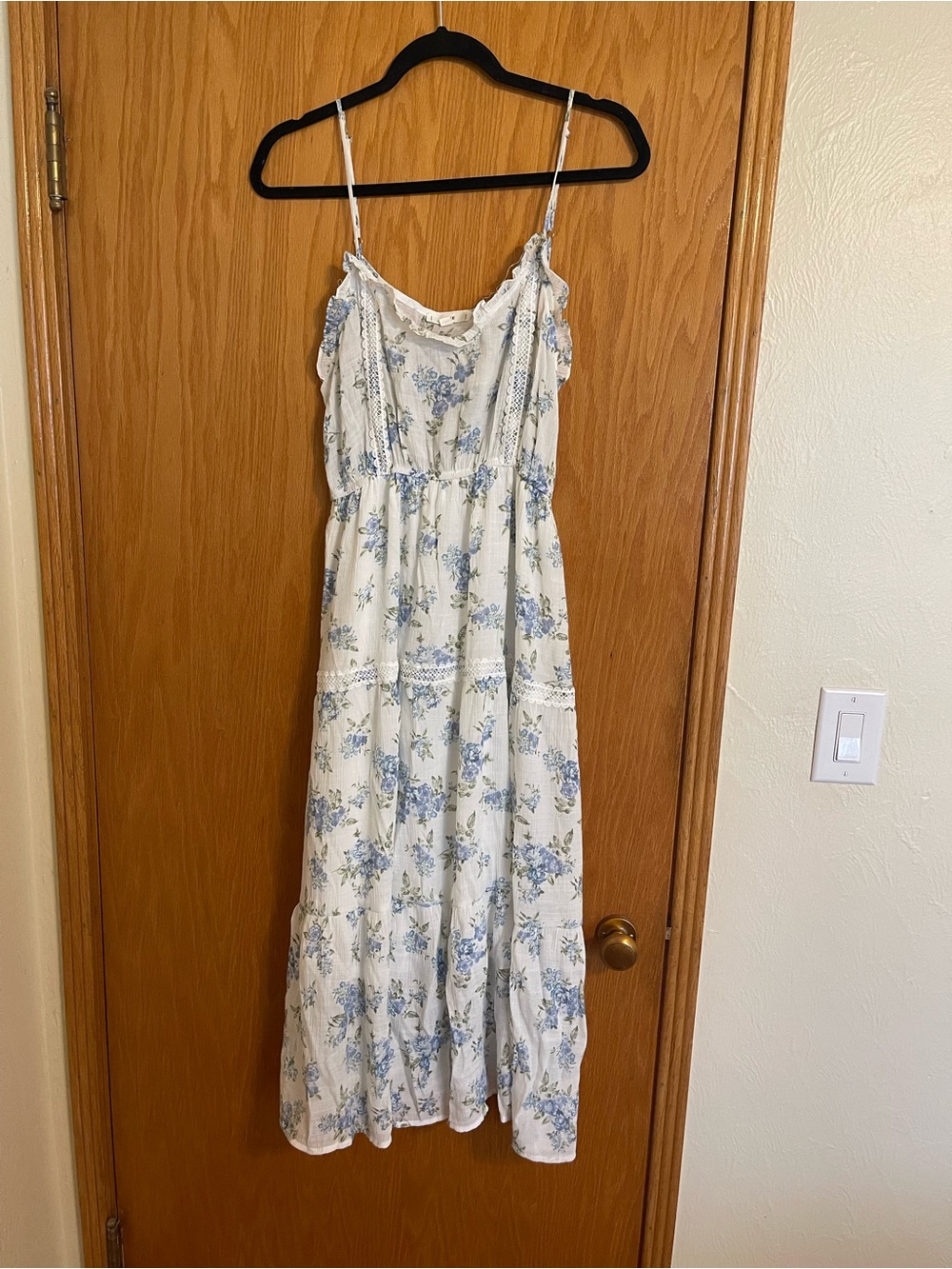 Mine Floral Dress in White and Blue